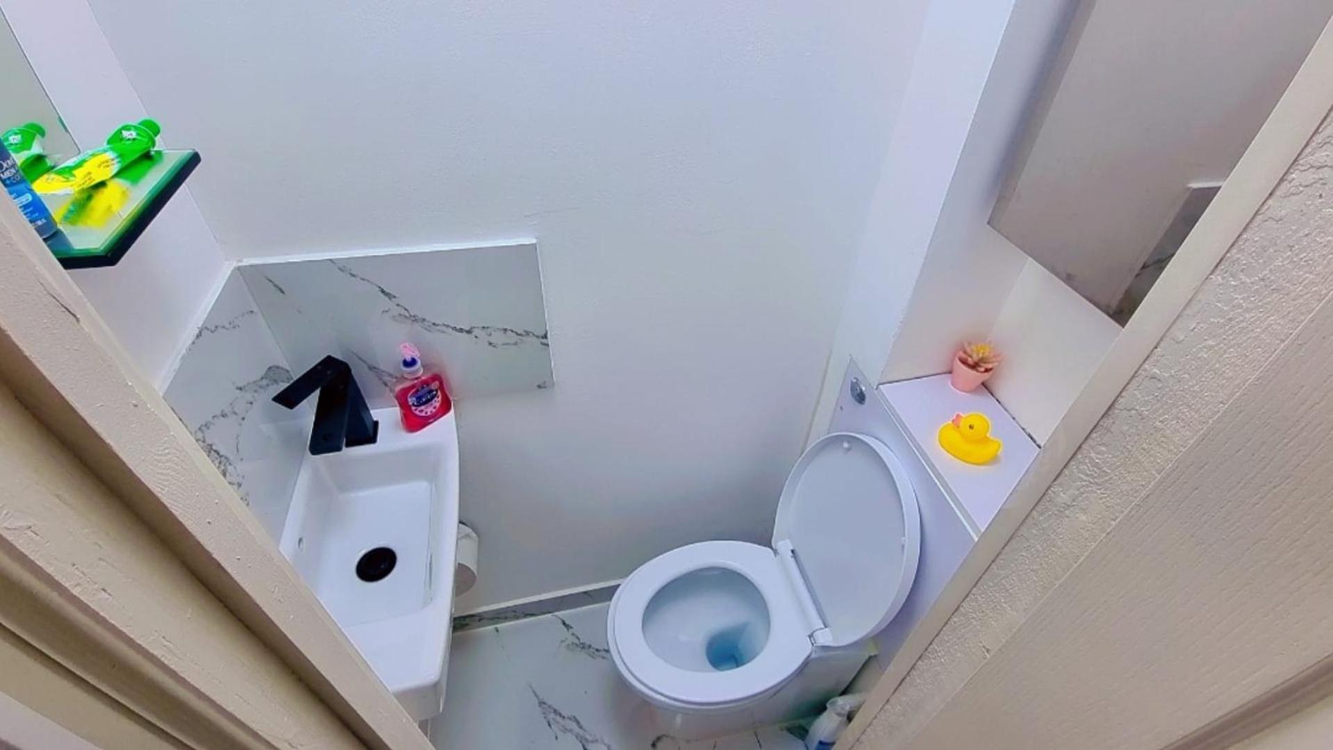 Entire-2 Bedroom Apartment With Driveway,1Free Parking Nottingham Exteriör bild
